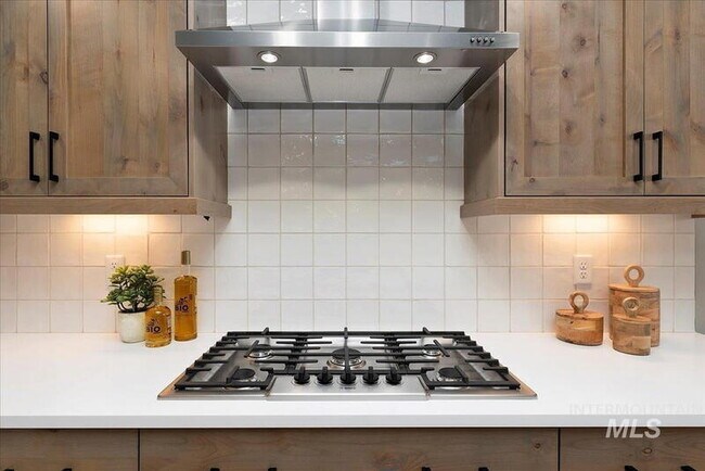 Building Photo - 4880 S Colusa Ave