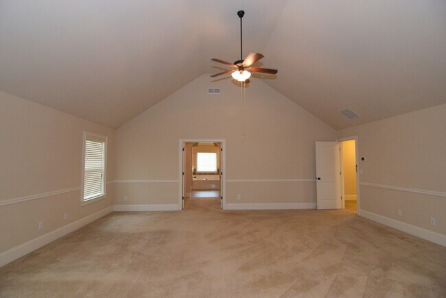 Building Photo - Huge 5 Bed/4 Bath Home Near Ft. Gordon