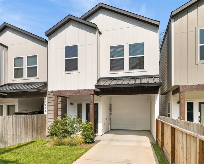 Building Photo - 5710 Elysian St