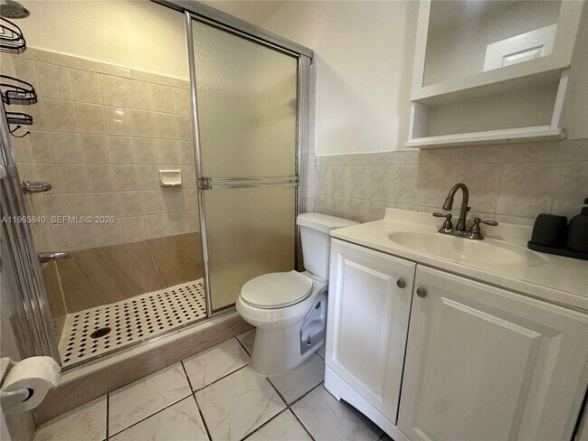 Building Photo - 666 W 17th St