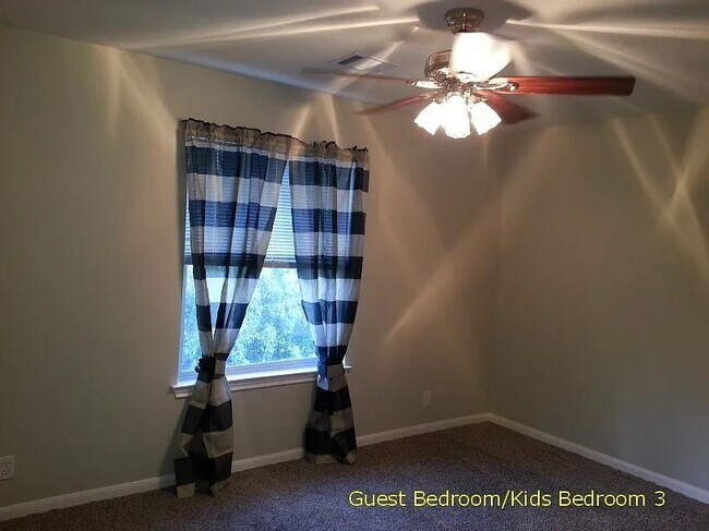 Building Photo - 11505 Emerald Falls Dr