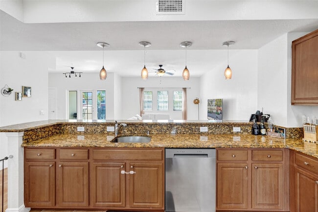 Building Photo - 228 SW 6th Ct