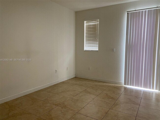 Building Photo - 7560 NW 116th Ave