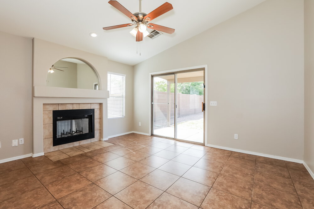 Building Photo - 1033 E Yuma Ave