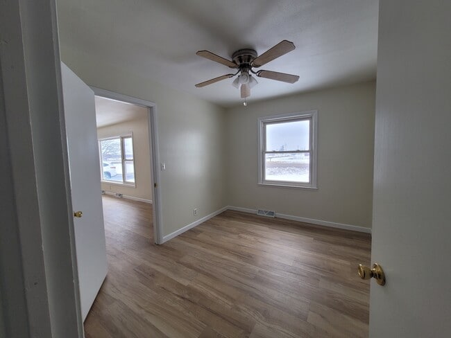 Building Photo - 4998 10th Ave