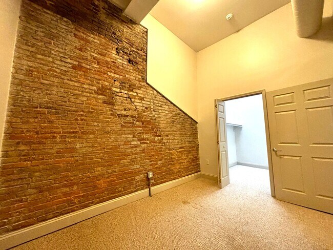 Building Photo - 130 E M.L.K. Jr. St
