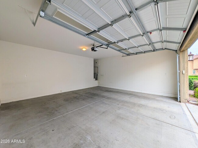 Building Photo - 923 S Osborn Ln