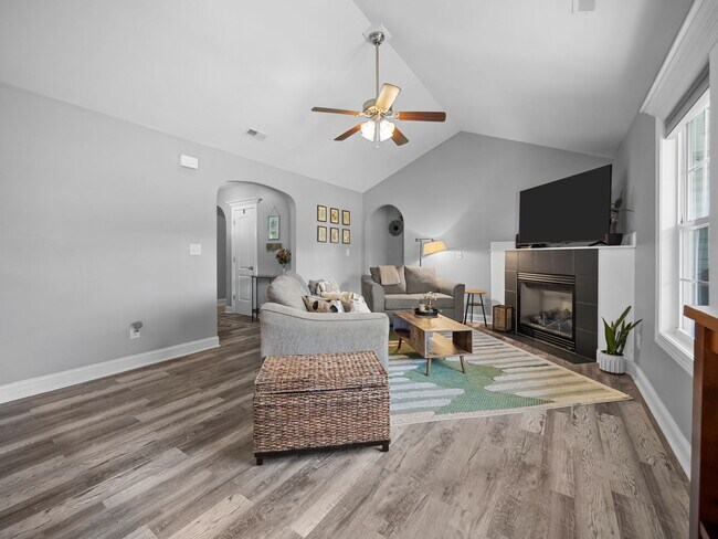 Building Photo - 309 Forbes Ln