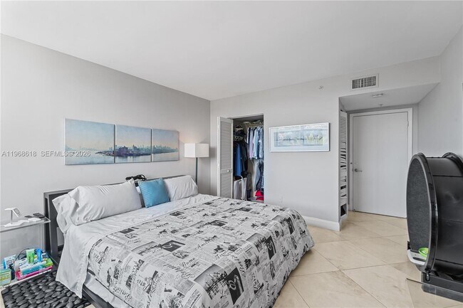 Building Photo - 650 West Ave