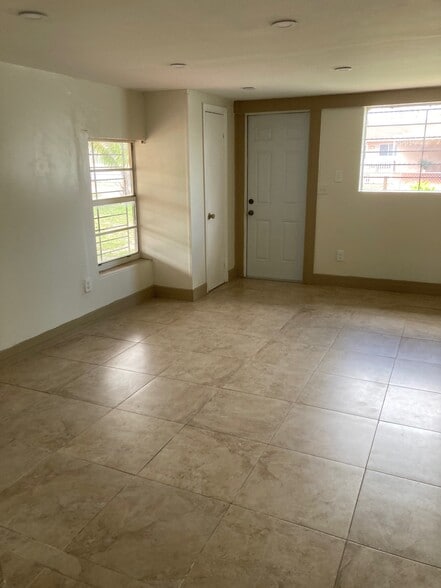 Building Photo - 5710 SW 38th St