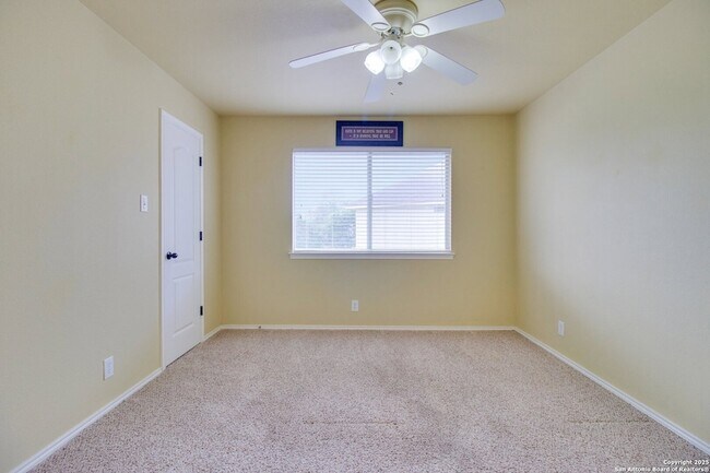 Building Photo - 606 Mesa Ln