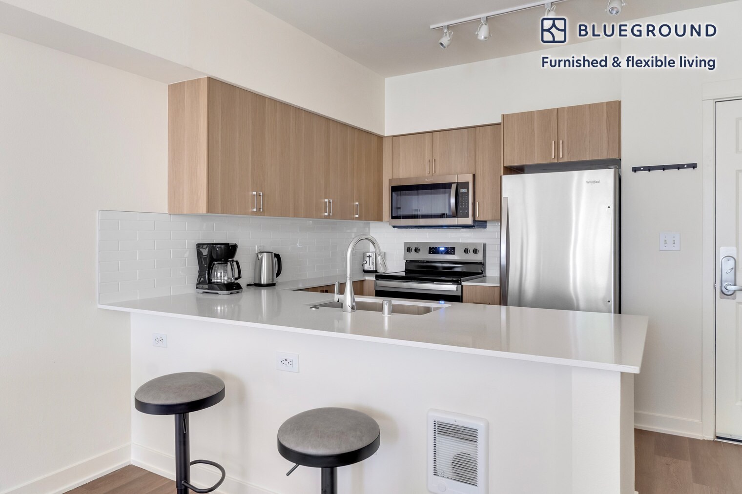 Building Photo - 11000 NE 10th St