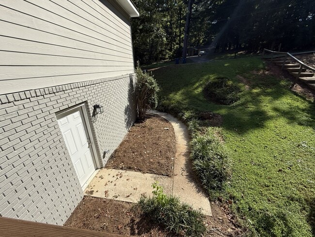 Building Photo - 1021 Sourwood Ct