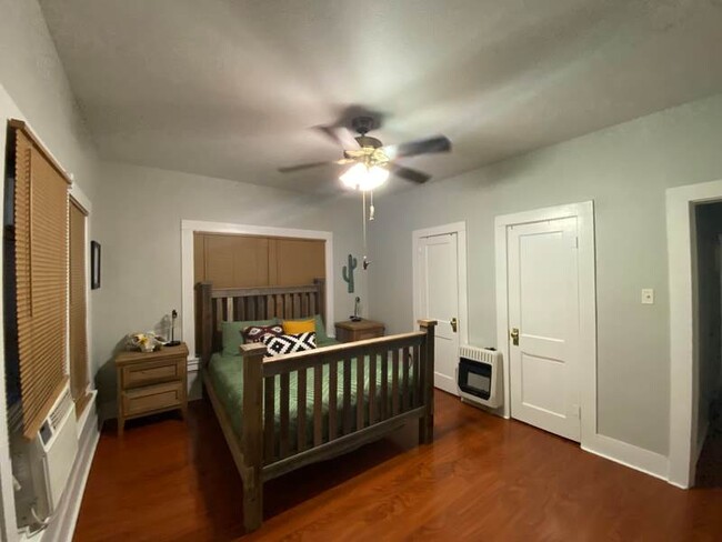 Building Photo - Super cute, good sized, one bedroom home o...