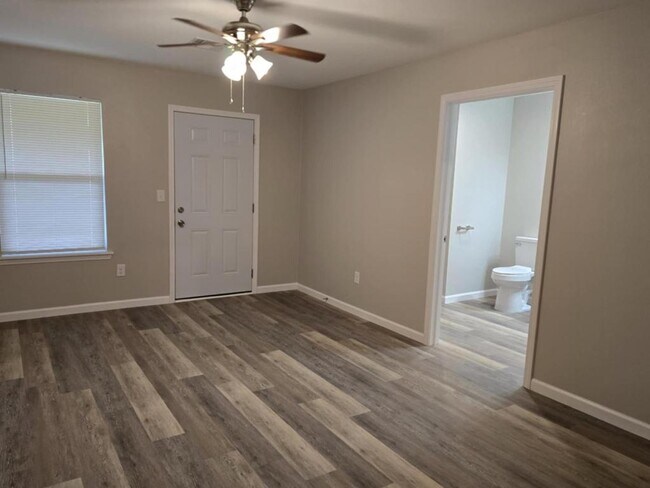 Building Photo - 4111 W 57th St