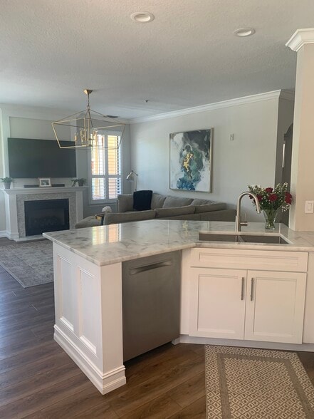 Kitchen - 2765 Via Cipriani St