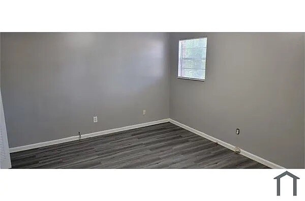 Building Photo - Room in Duplex on Glenwoods Dr
