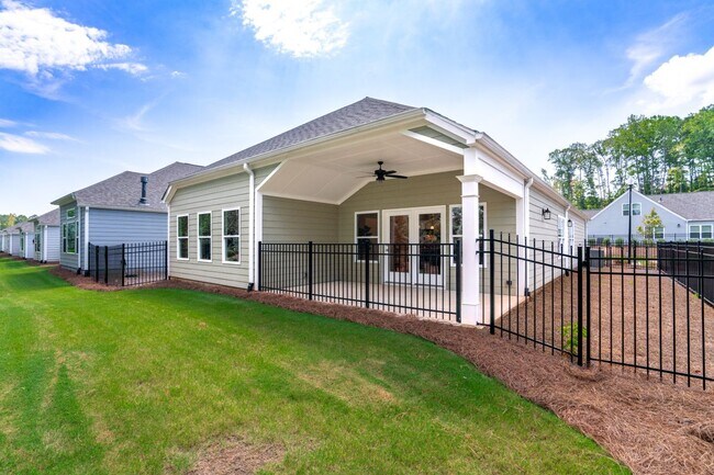 Building Photo - 7 Hickory Br