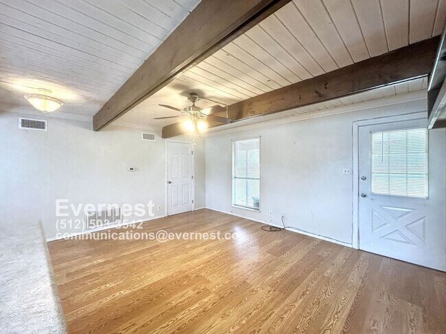 Building Photo - 801 W Navarro St