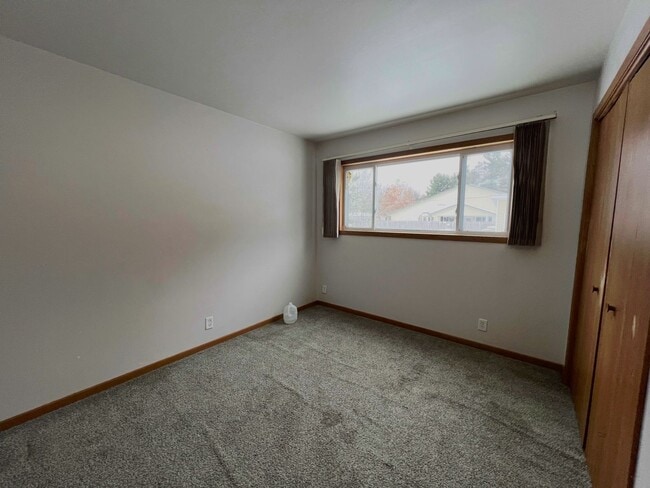Building Photo - 2310 Radtke Ave