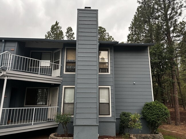 Building Photo - 2700 S White Mountain Rd