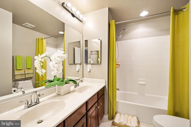 Building Photo - 43656 Chicacoon Creek Square