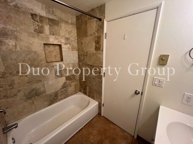 Building Photo - 2035 Harvard Dr