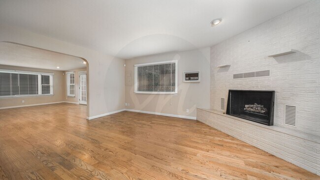 Building Photo - Charming Rancher in Cheyenne Mountain