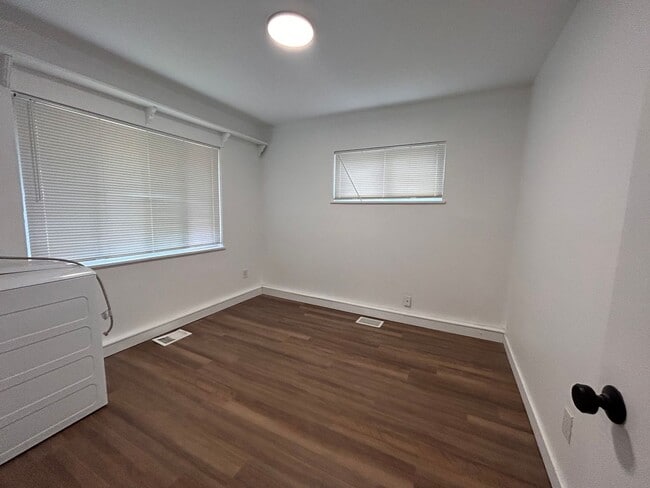 Building Photo - 3357 S Flamingo Way