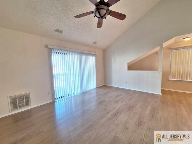 Building Photo - 511 Sunshine Ct