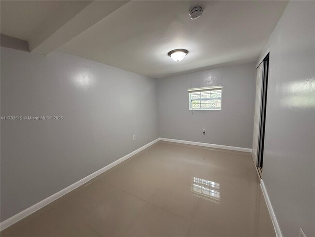 Building Photo - 535 NE 68th St