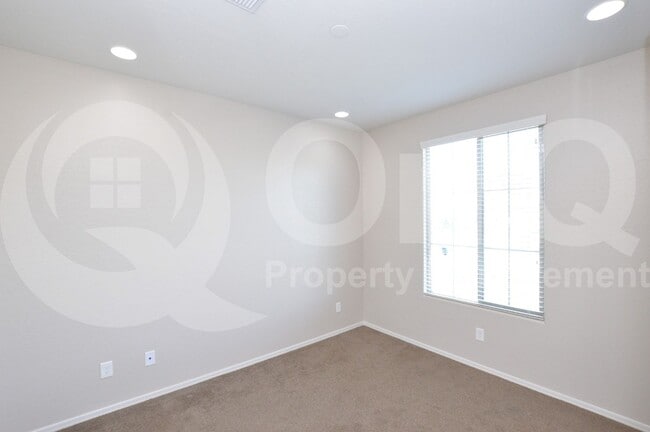 Building Photo - 9677 W Fallen Leaf Ln