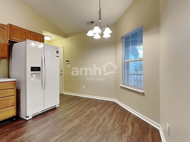 Building Photo - 542 Kennard Ln