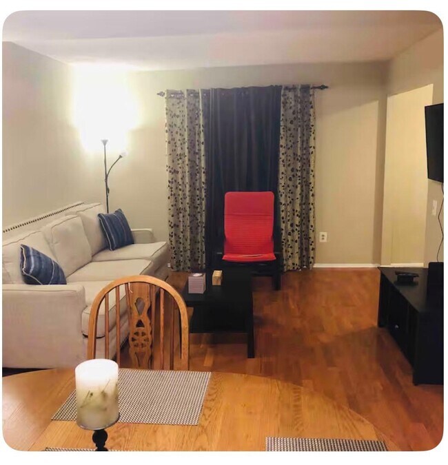 Building Photo - 18203 Smoke House Ct