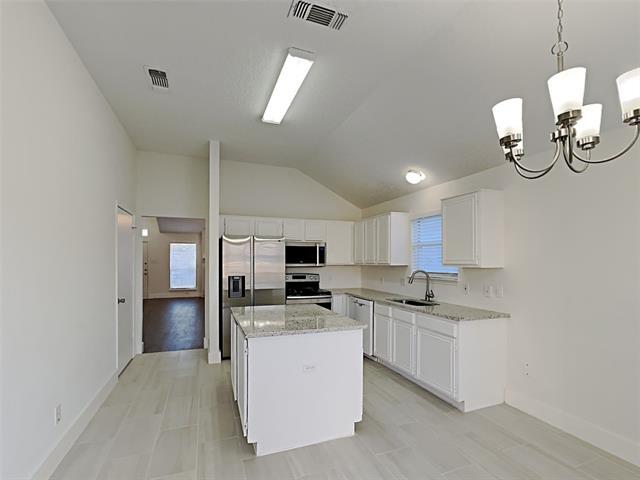 Building Photo - 2705 Hidden Springs Dr