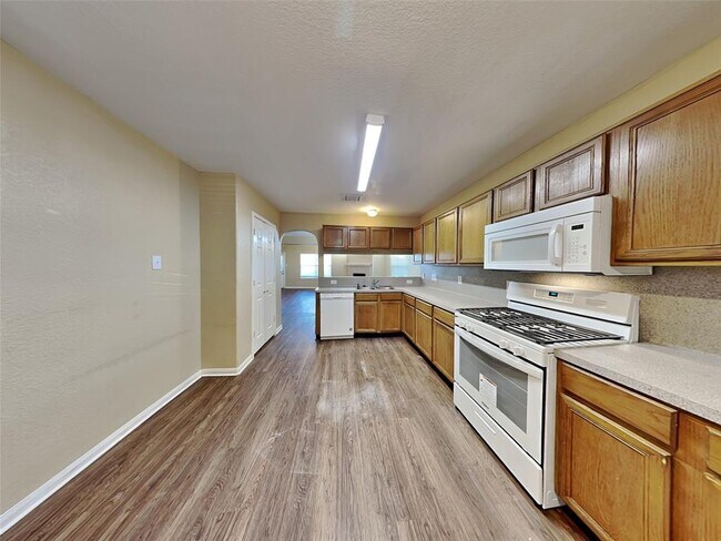 Building Photo - 3906 E Lindbergh Ct
