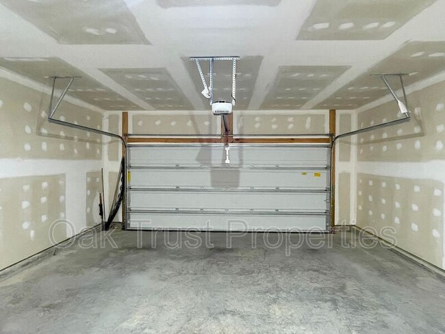 Building Photo - 217 Lapping Waters Dr