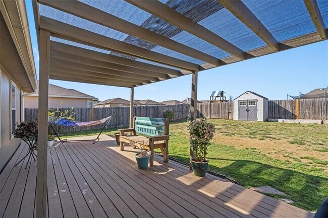 Building Photo - 208 Rock Hound Ln