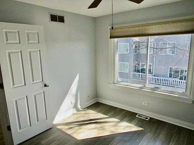 Building Photo - 2667 Woodmere Dr