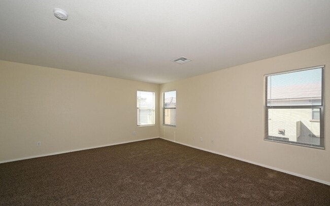 Building Photo - BEAUTIFUL 3 BEDROOM PLUS HUGE LOFT  for RENT