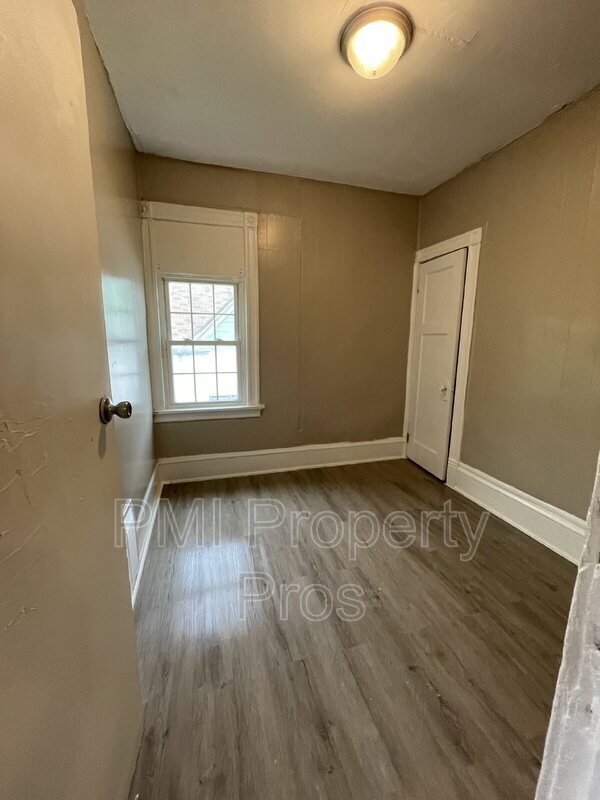 Building Photo - 2621 N 23rd St