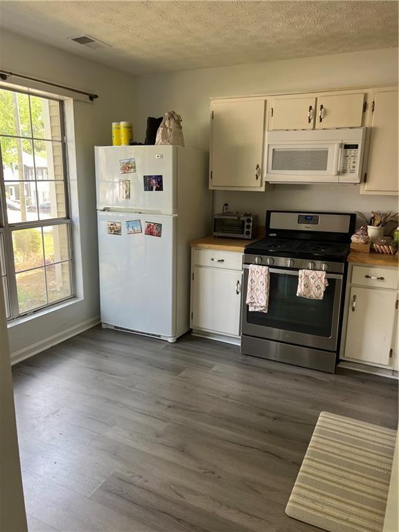 Building Photo - 3583 Kennesaw Station Dr