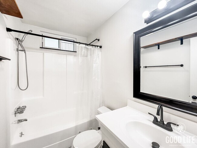 Building Photo - Beautiful 1Bd/1Ba located in Bay Ho!