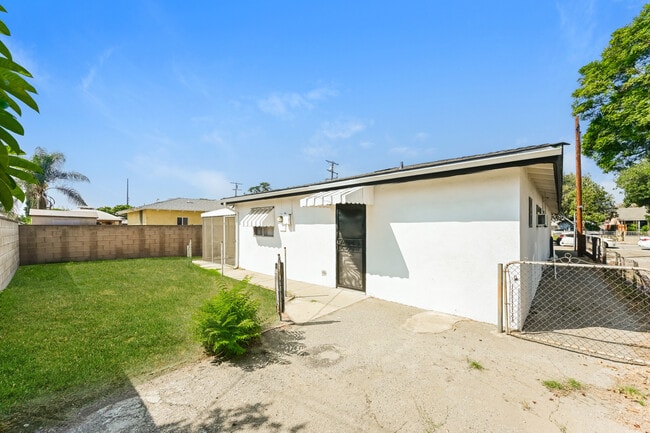 Building Photo - 3138 Maine Ave