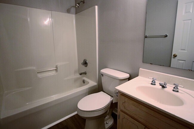 Building Photo - 414 Whirlaway Ct