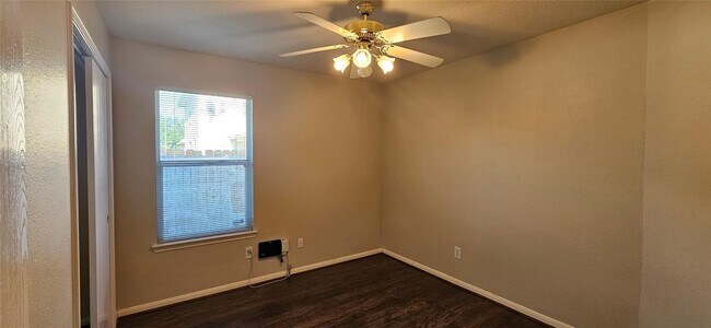 Building Photo - 919 Yorkshire Hollow Ln