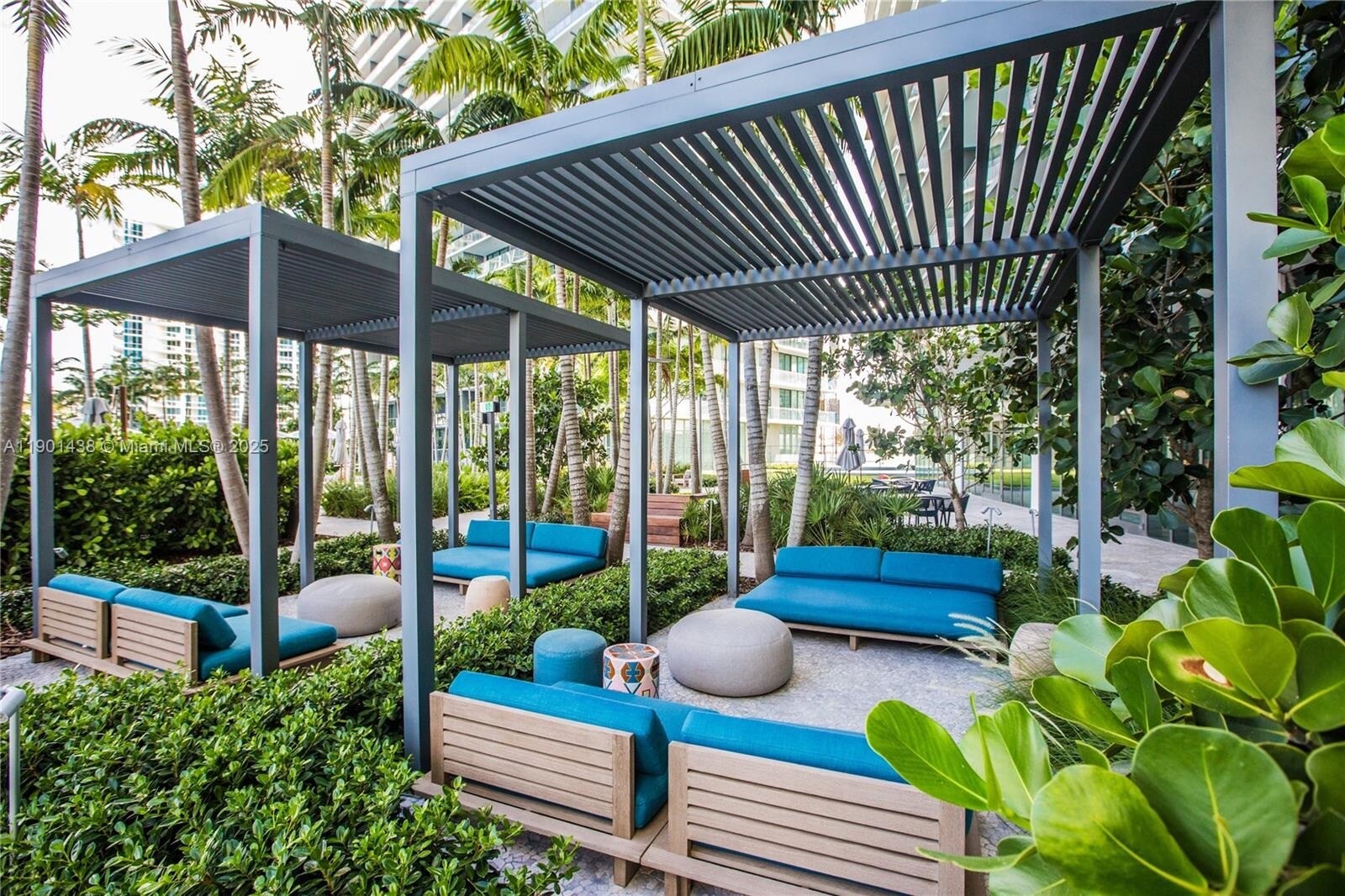 Building Photo - 650 NE 32nd St