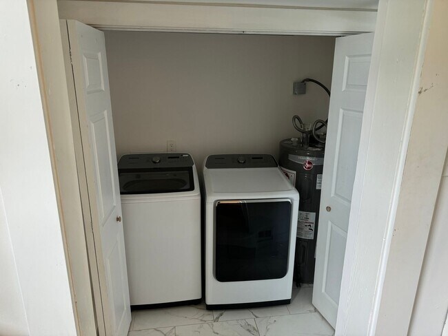 Building Photo - Cute 3BR Home in the Heart of Nashville