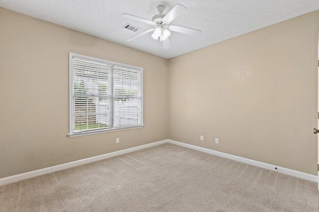 Building Photo - 1620 Over Cup Cir
