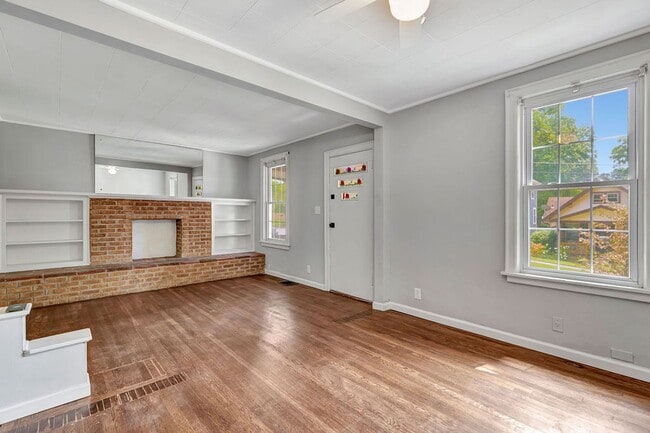 Building Photo - Single Family Home Mariemont
